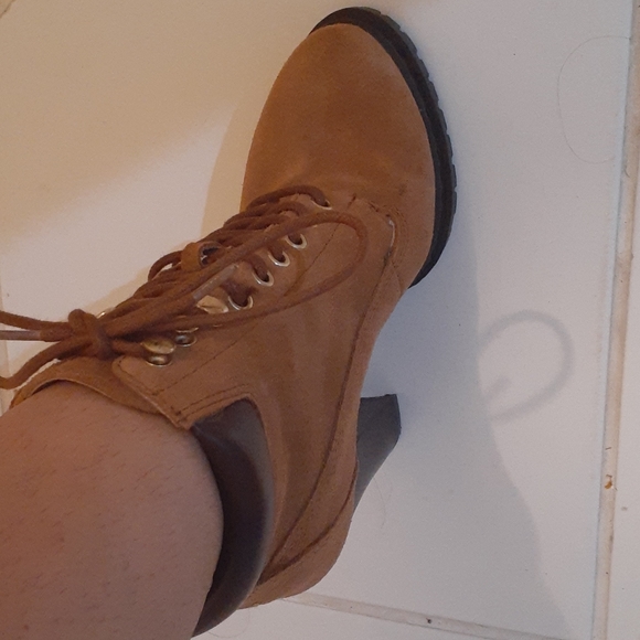 Beautiful camel booties, - Picture 7 of 7